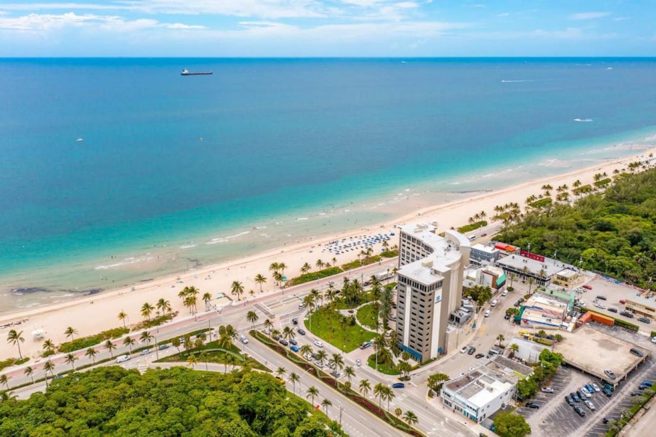 The Purple Pelican Beachfront With Ocean Balcony Unit 2 Fort Lauderdale Exteriör bild